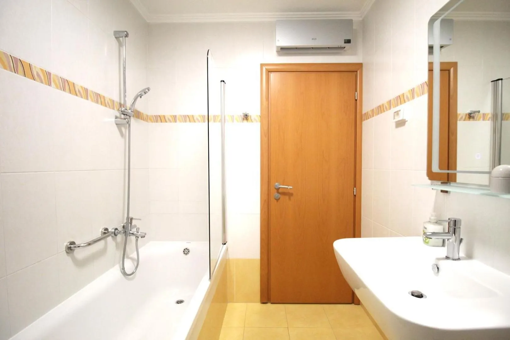 Apartment Garden Palace D414 ウマグ