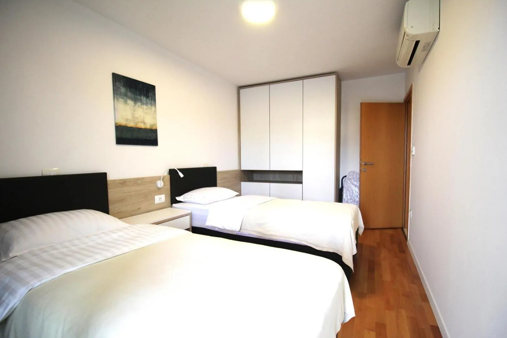 Apartment Garden Palace D414 ウマグ