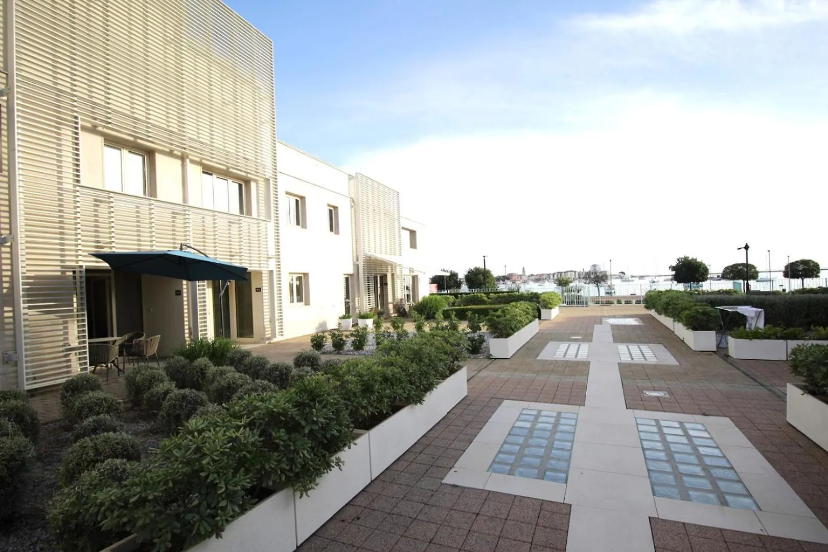 Apartment Garden Palace D414 ウマグ