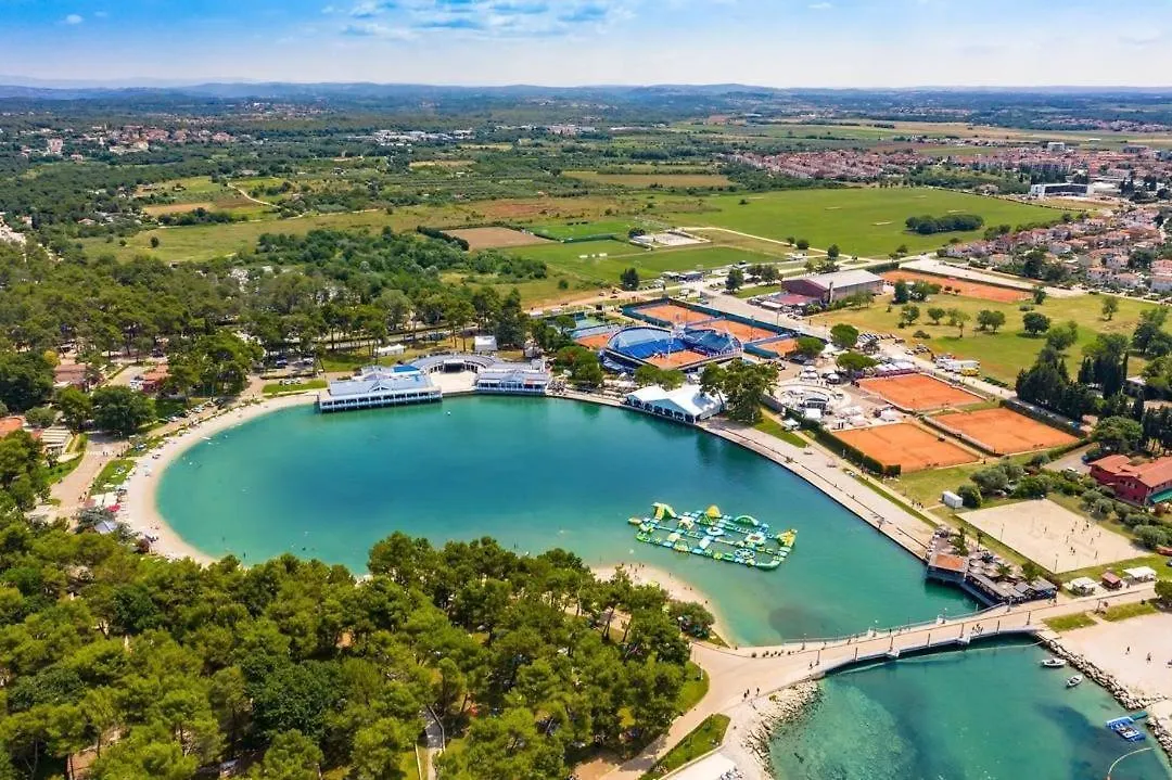 Apartment Garden Palace D414 Umag Croatia